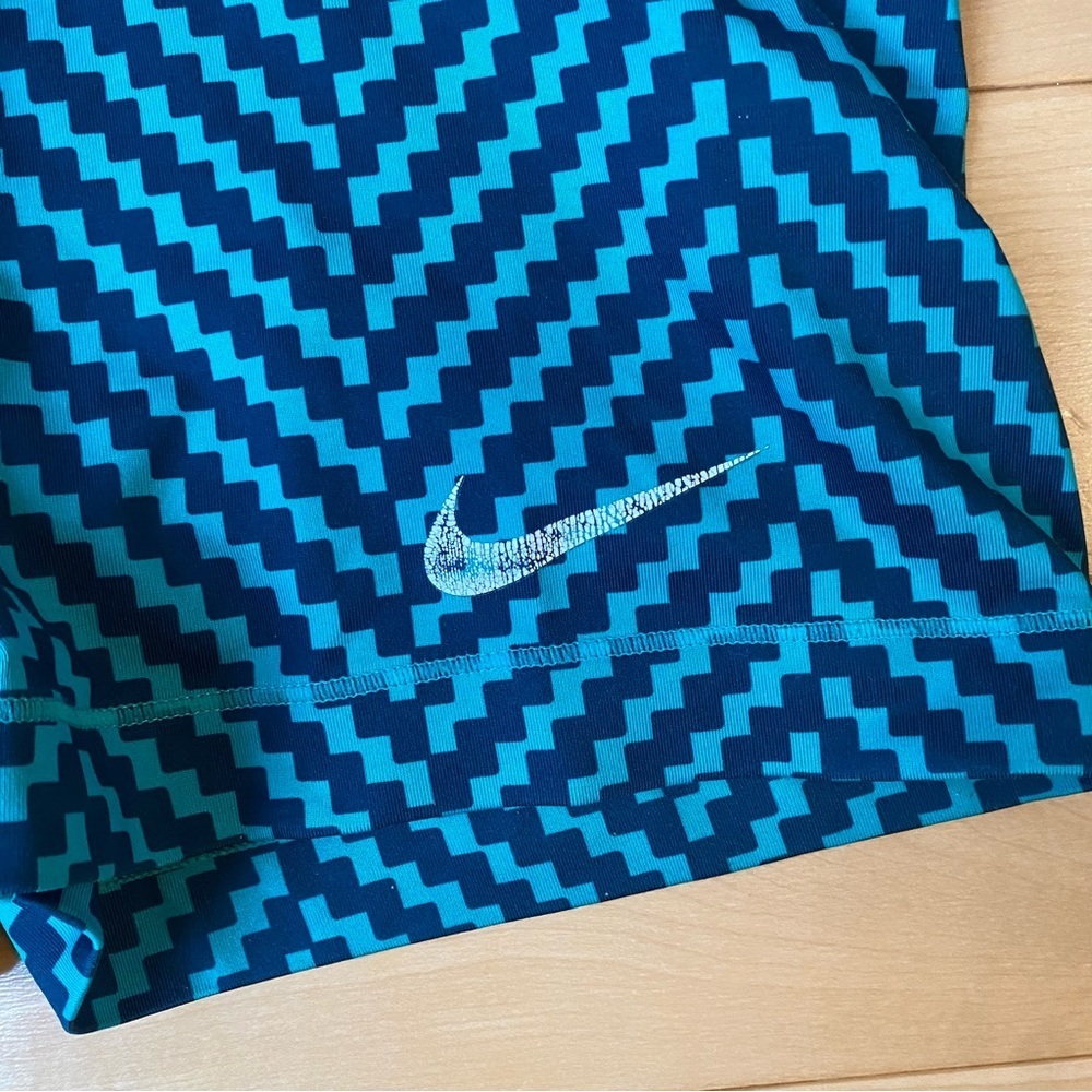 Nike Pro Size XS​ - Picture 3 of 6